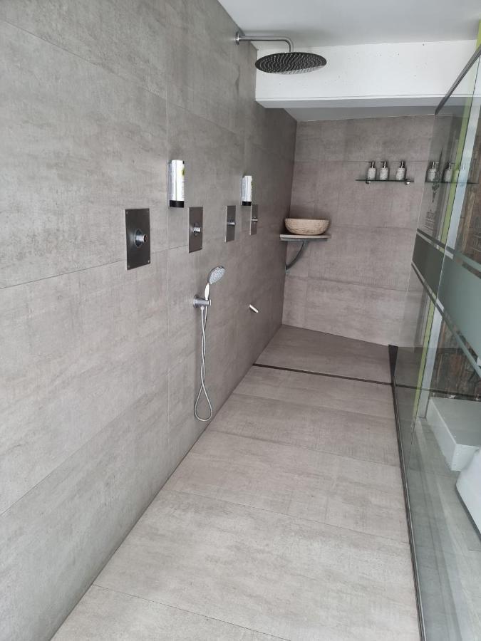Hotel Monte Cristo Hoeselt ภายนอก รูปภาพ