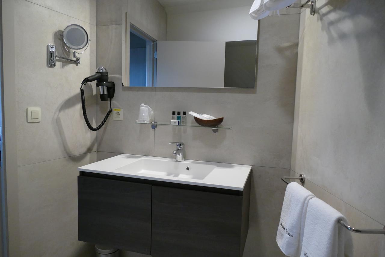 Hotel Monte Cristo Hoeselt ภายนอก รูปภาพ